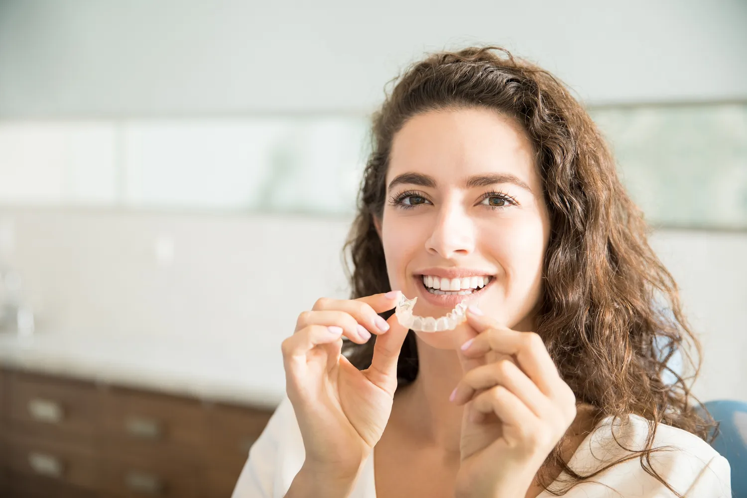 Aparat nakładkowy Invisalign Warszawa